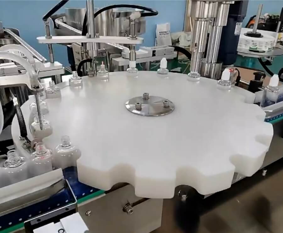 UHMW sprockets used in high-speed bottle filling line